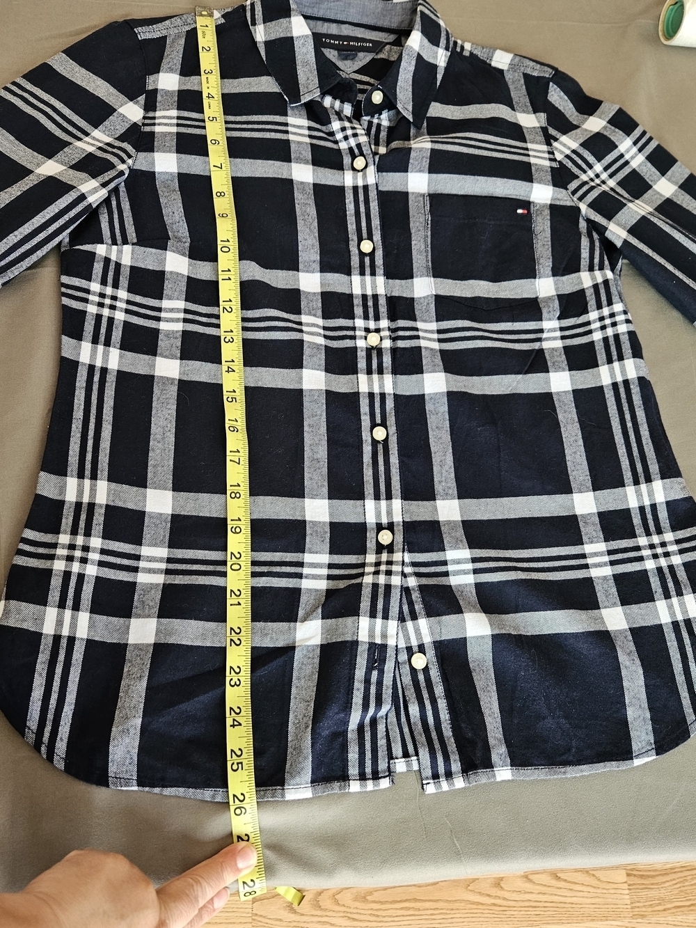 Tommy Hilfiger Plaid Roll-Tab Sleeve Button Down Shirt Small Navy Blue White - Picture 7 of 16